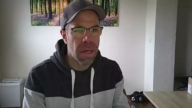 Harry_Boldt from StripChat is Freechat