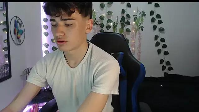 HarryClaude from StripChat