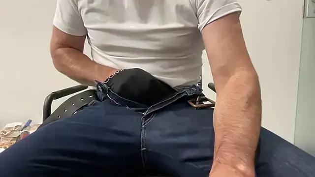 harrys74 from StripChat is Freechat