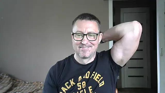 HarrySnake from StripChat is Freechat