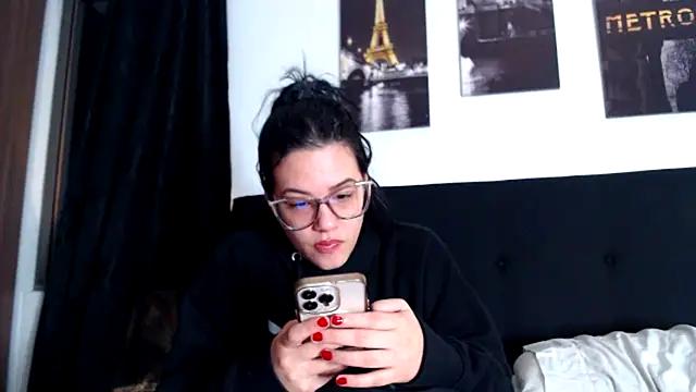 Hathorwarri0r from StripChat