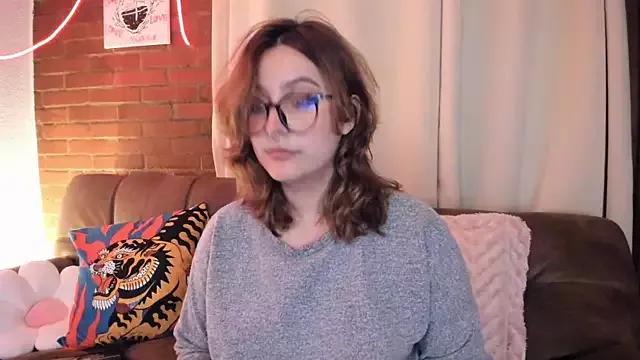 Hazelbrownn2000 from StripChat is Freechat