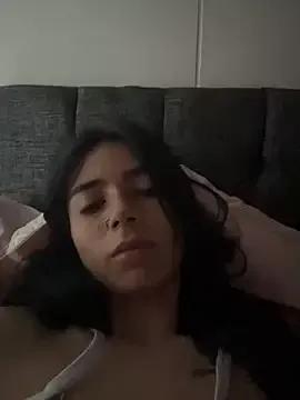 Discover our girls online shows and discover the company of countless livestreamers, with stunning shapes, sex toys and more.