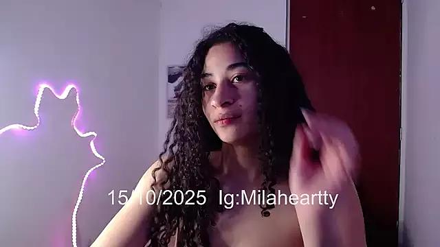 Discover our girls online shows and discover the company of countless livestreamers, with stunning shapes, sex toys and more.