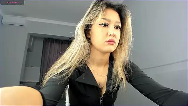 hee_nomy from StripChat