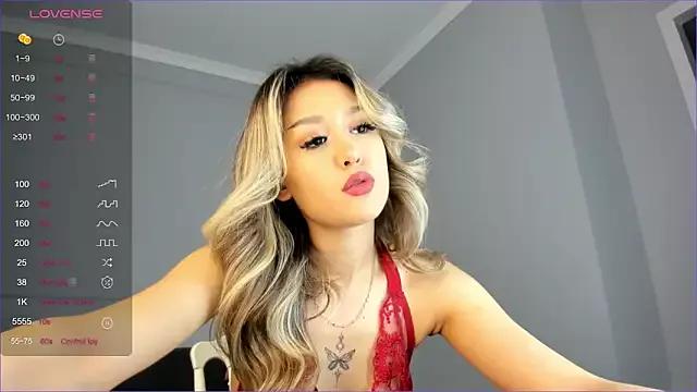 hee_nomy from StripChat