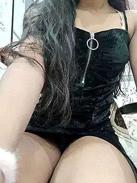 Heena-curvy from StripChat is Freechat