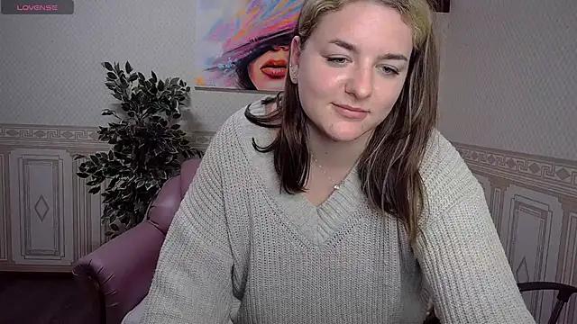 Helen_Elliot from StripChat