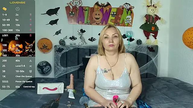Helen_Stepmon from StripChat is Freechat