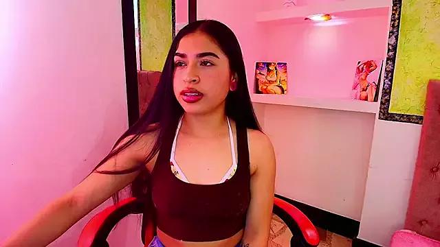 Discover our girls online shows and discover the company of countless livestreamers, with stunning shapes, sex toys and more.