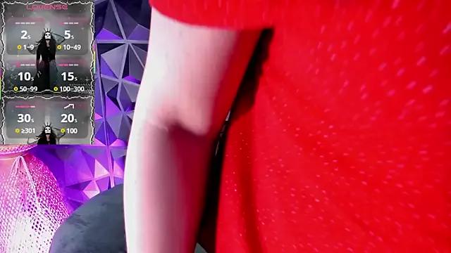Discover our girls online shows and discover the company of countless livestreamers, with stunning shapes, sex toys and more.