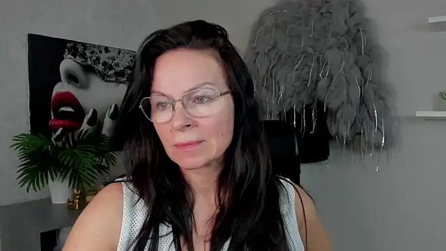 HelenLuxx from StripChat