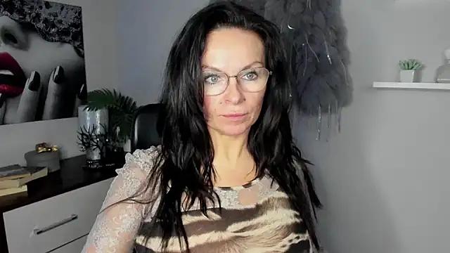 HelenLuxx from StripChat