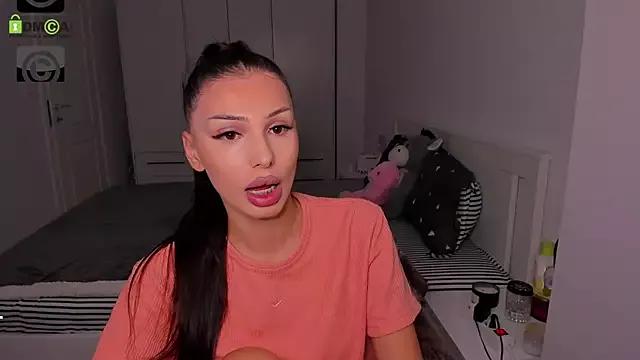 HelenShawn from StripChat