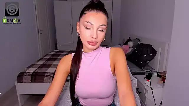 HelenShawn from StripChat