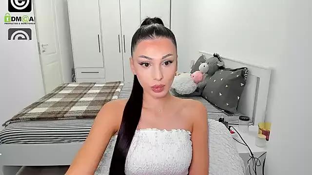 HelenShawn from StripChat is Freechat