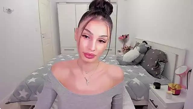 HelenShawn from StripChat