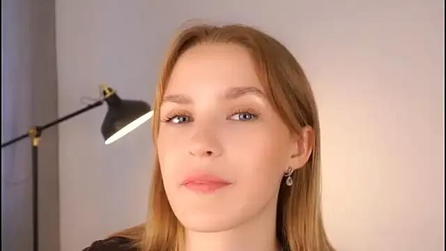 Helenspenss_ from StripChat is Freechat