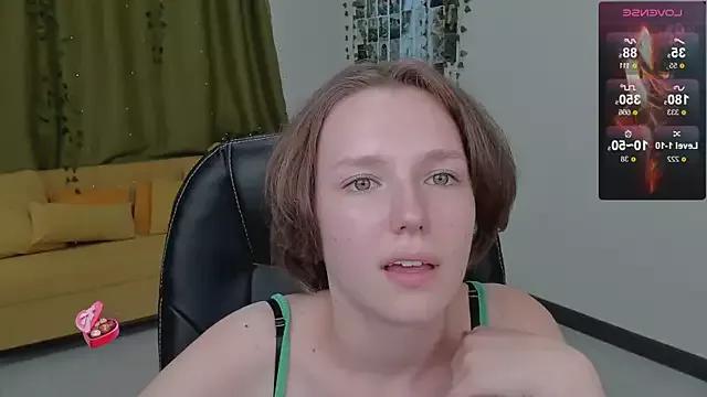 Discover our girls online shows and discover the company of countless livestreamers, with stunning shapes, sex toys and more.
