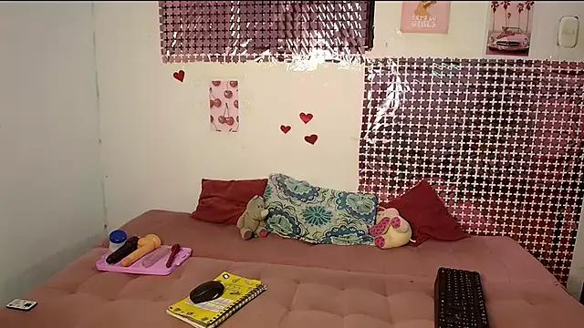 hello18kittycat from StripChat