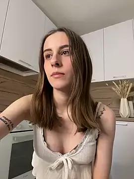 HellPeach from StripChat