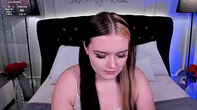 HeyMary from StripChat is Freechat