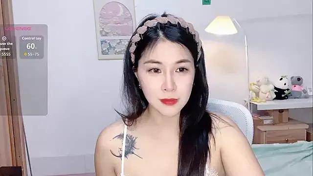 Discover our girls online shows and discover the company of countless livestreamers, with stunning shapes, sex toys and more.