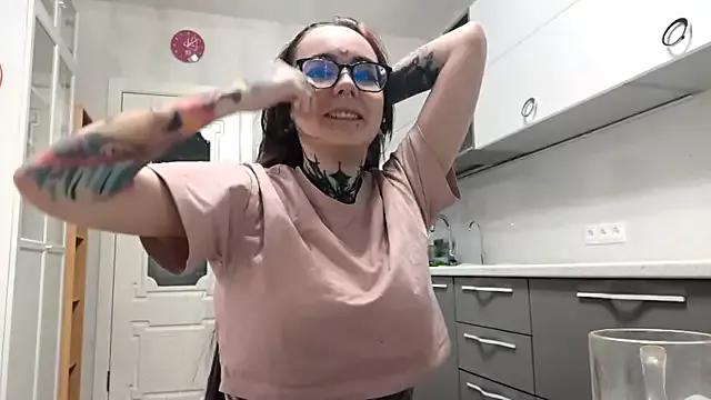 HighelikeGirl from StripChat is Freechat