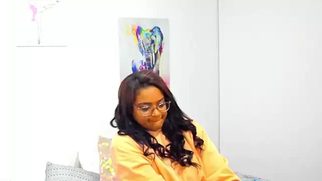 Discover our girls online shows and discover the company of countless livestreamers, with stunning shapes, sex toys and more.