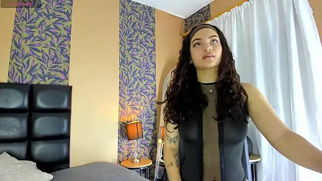 Hinata_itachi webcams show profile image 