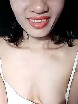 Hinna_x from StripChat