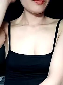 Hinna_x from StripChat