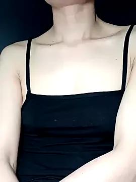 Hinna_x from StripChat