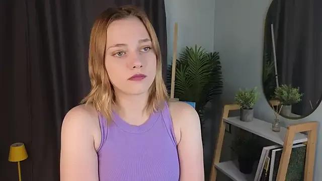 HollieCollelo webcams show profile image 