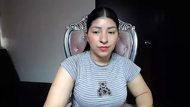 holly20a from StripChat