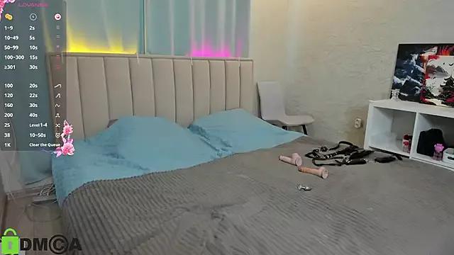 holly_stefani from StripChat