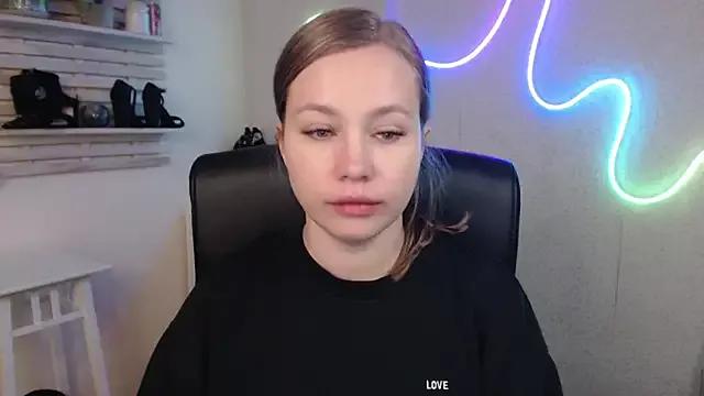 holly_xglam from StripChat