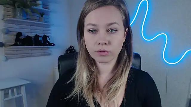 Discover our girls online shows and discover the company of countless livestreamers, with stunning shapes, sex toys and more.