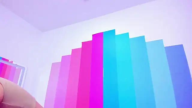 Discover our girls online shows and discover the company of countless livestreamers, with stunning shapes, sex toys and more.