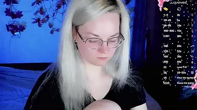 HoneyDazzle from StripChat is Freechat