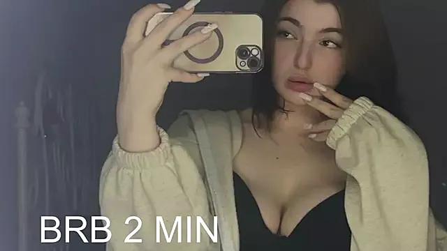 HoneyMist from StripChat is Freechat