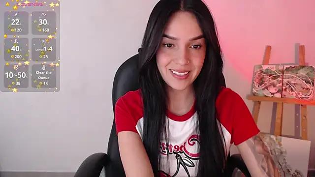 Discover our girls online shows and discover the company of countless livestreamers, with stunning shapes, sex toys and more.