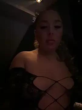 Honeyxoxxo from StripChat is Freechat