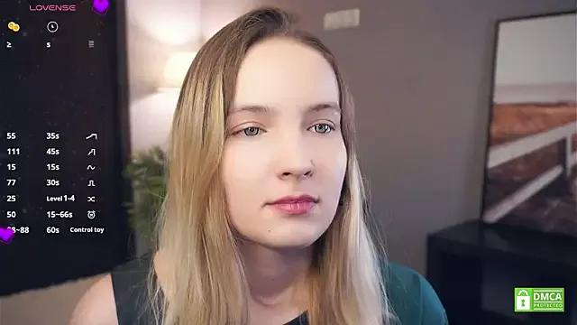 HongTomczak from StripChat is Freechat