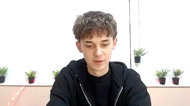 Discover our girls online shows and discover the company of countless livestreamers, with stunning shapes, sex toys and more.