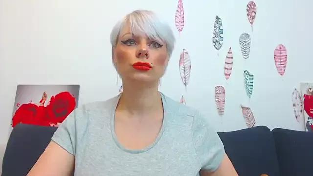 Horny_mommyyyy from StripChat is Freechat