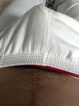 Hornyucum4me from StripChat is Freechat