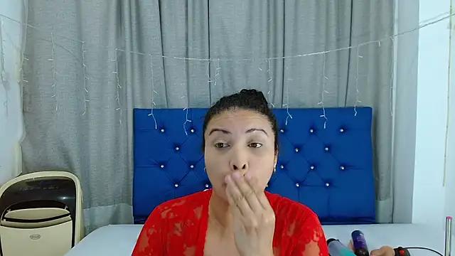 Discover our girls online shows and discover the company of countless livestreamers, with stunning shapes, sex toys and more.