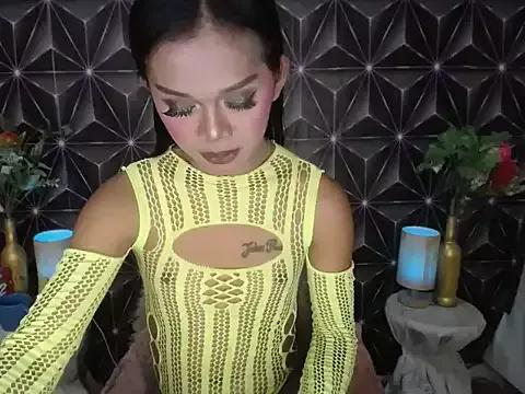 horsecock_isinthehouse from StripChat is Freechat
