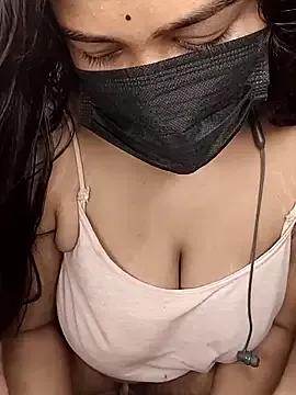 Hot-alia from StripChat is Freechat